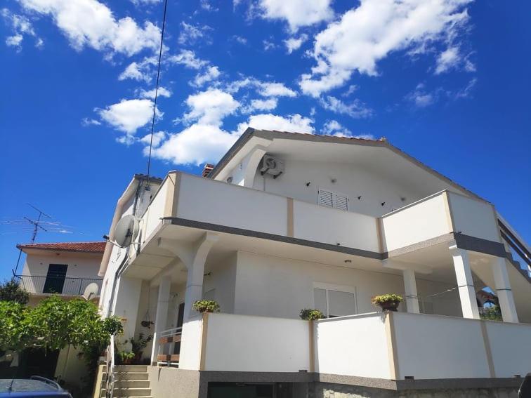 Apartmani Lucica เยเซรา ภายนอก รูปภาพ
