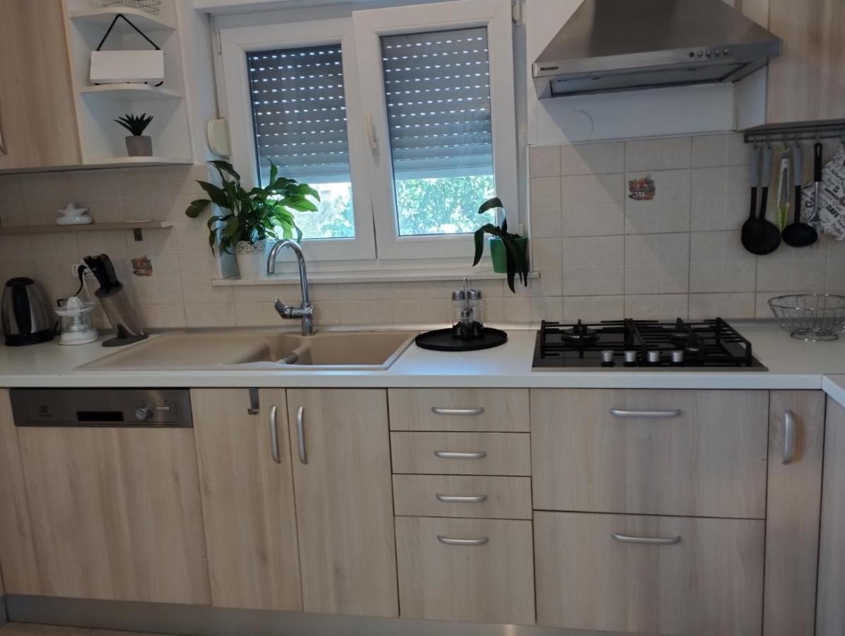 Apartmani Lucica เยเซรา ภายนอก รูปภาพ