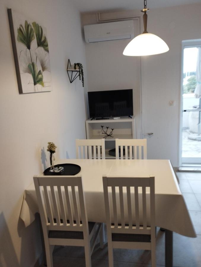Apartmani Lucica เยเซรา ภายนอก รูปภาพ
