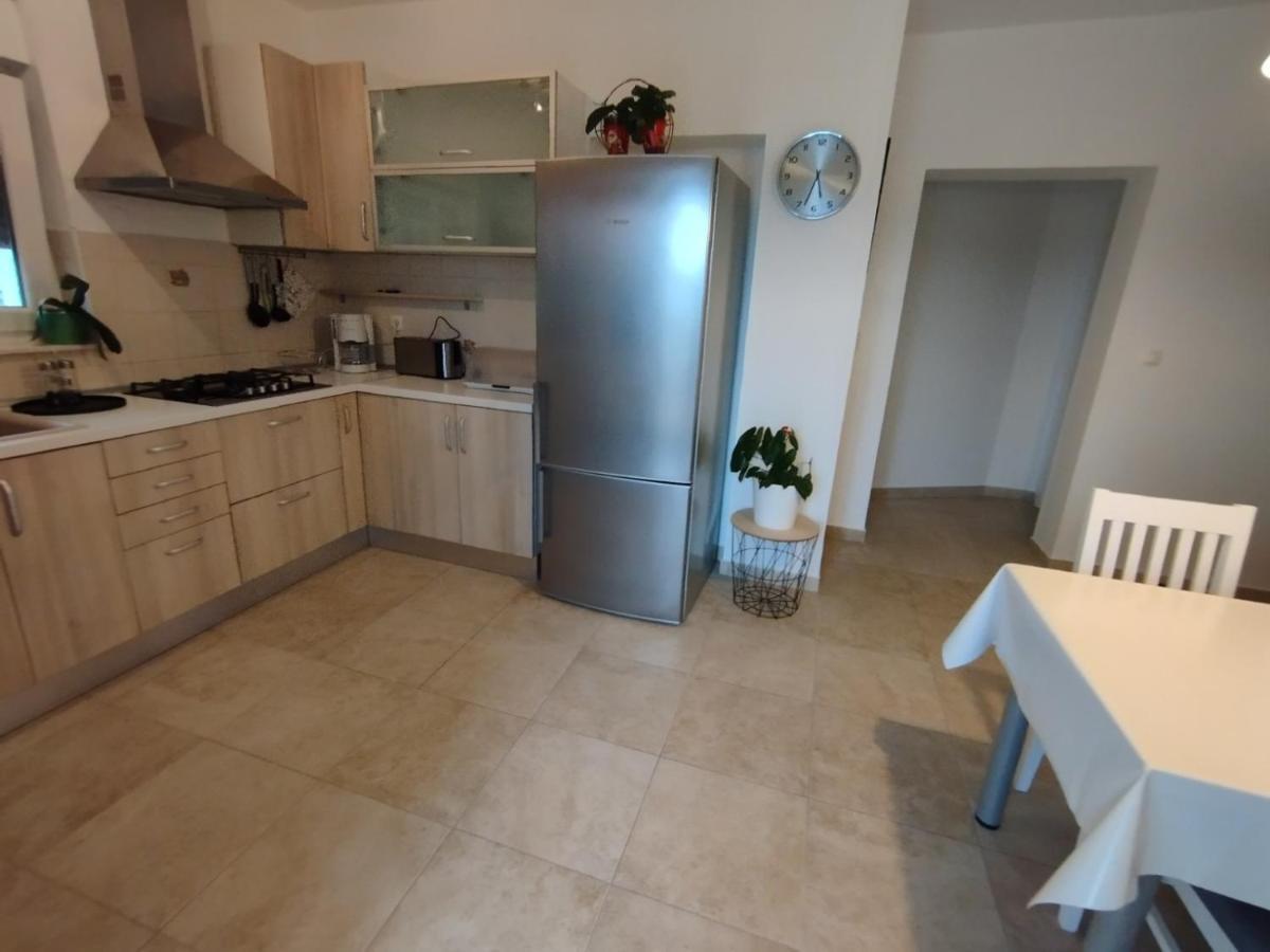 Apartmani Lucica เยเซรา ภายนอก รูปภาพ