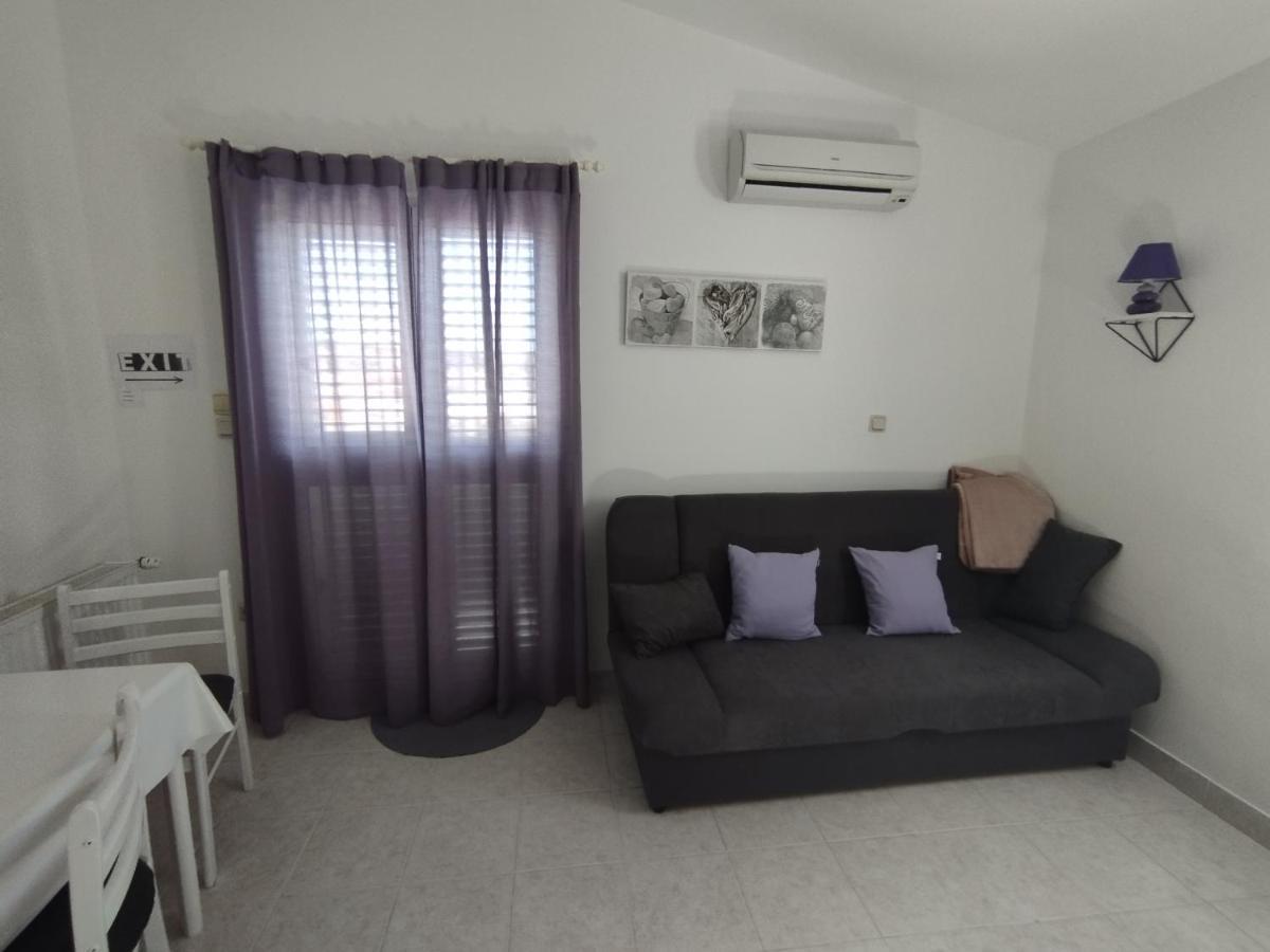Apartmani Lucica เยเซรา ภายนอก รูปภาพ