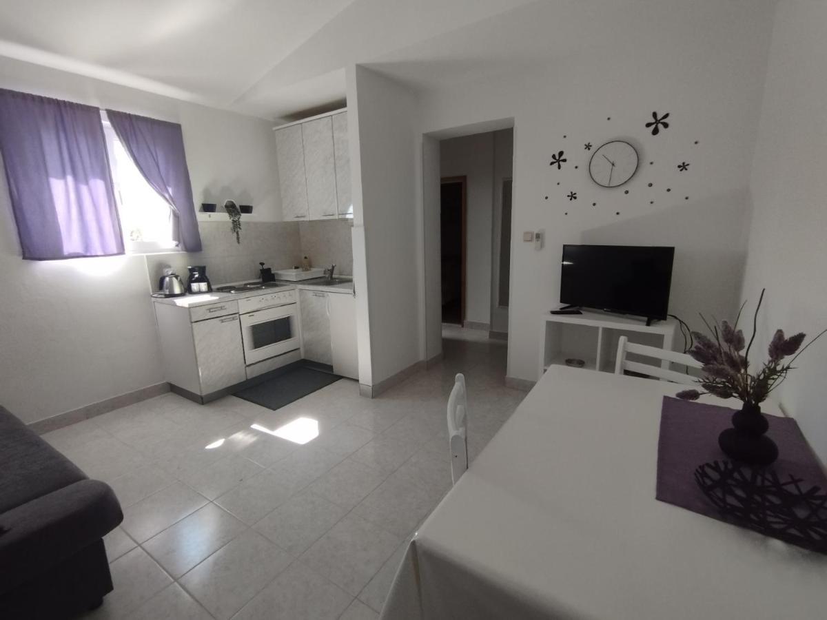 Apartmani Lucica เยเซรา ภายนอก รูปภาพ